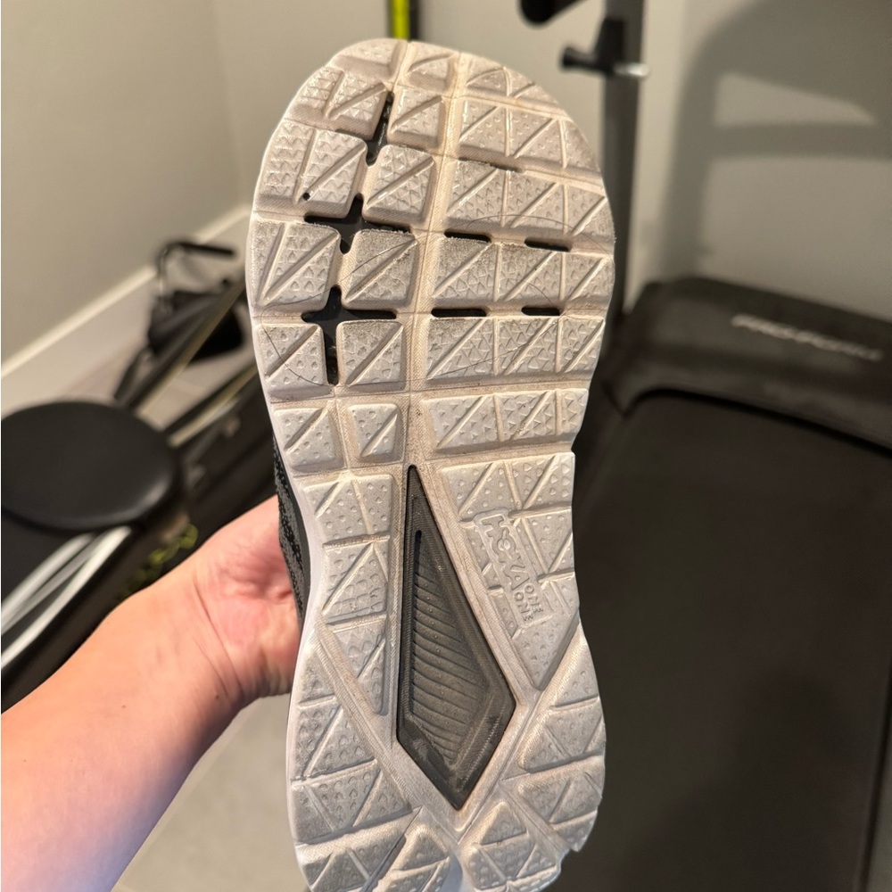 Hoka Mach tennis shoes - Picture 3 of 6